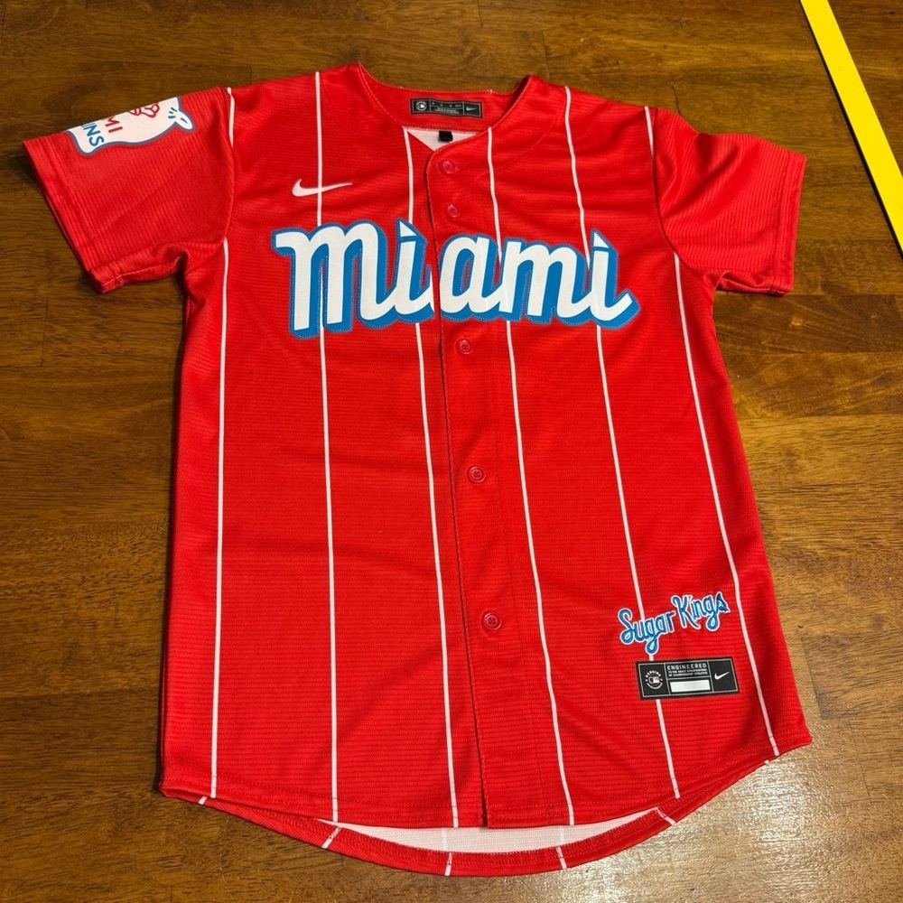 Kids Nike MLB Red Miami Marlins Sugar Kings Jersey Chisholm Jr Size medium 10/12